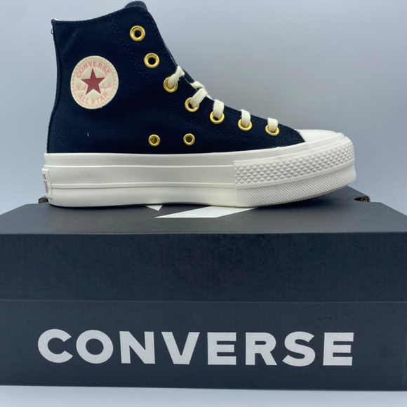 Converse Chuck Taylor All Star Hi Heart Embroidery - Picture 3 of 9